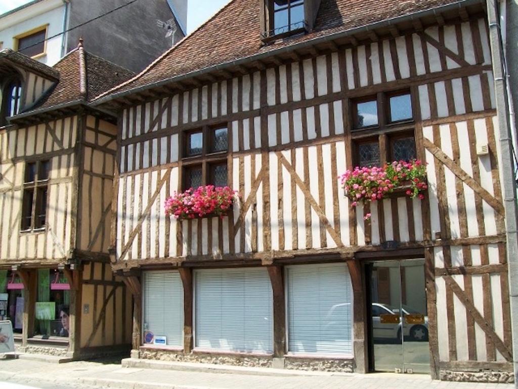 Le Clos Saint Nizier Troyes - Cathedrale- Parking - Wifi Экстерьер фото